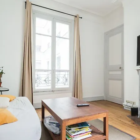 Apartment Bright Of 41m2 In The 10th -paris Paris