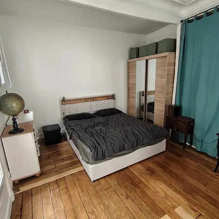 Bright Of 41m2 In The 10th -paris * Paris